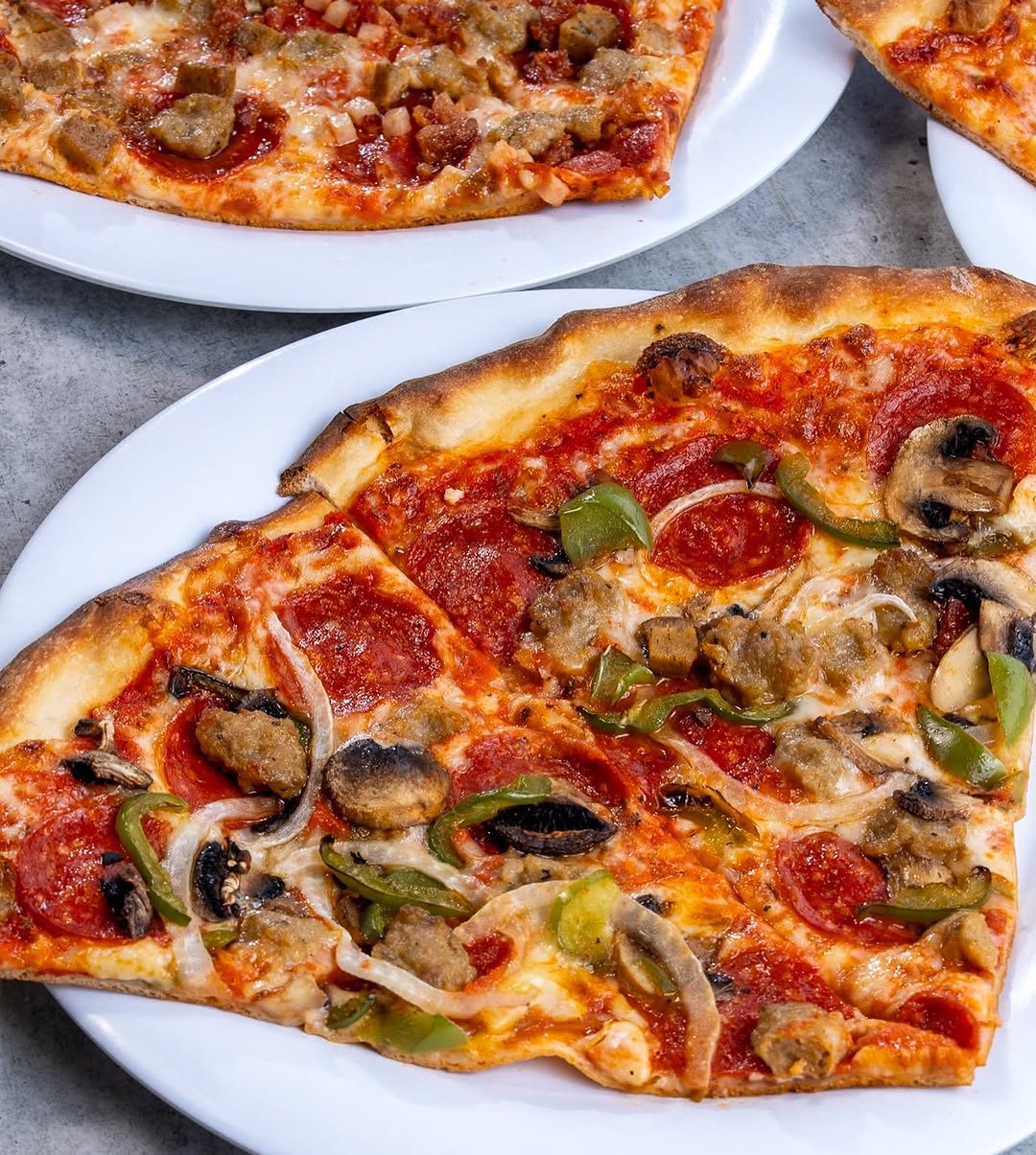 Pizza at Sami's on Marco Island