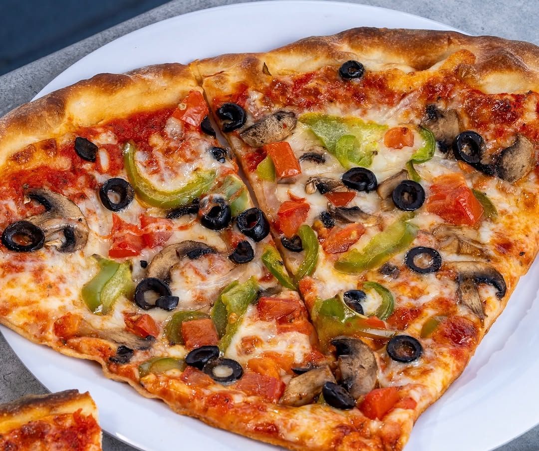 Veggie pizza at Sami's on Marco Island